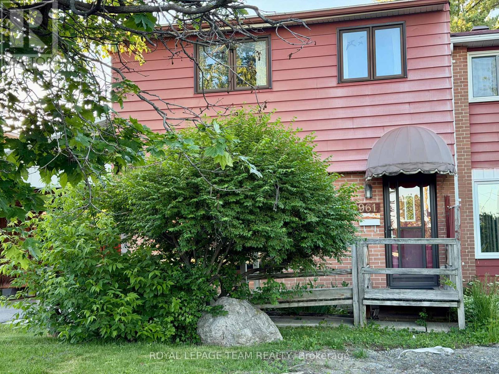 961 Greenbriar Avenue, Ottawa, Ontario  K2C 0J8 - Photo 2 - X13423548