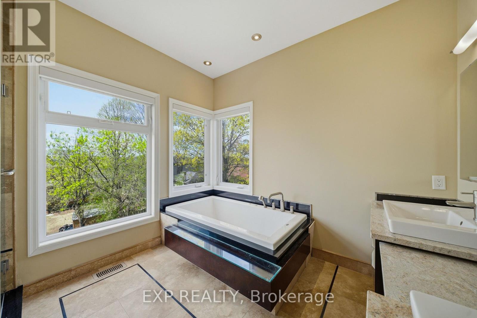 1356 Louis Lane, Ottawa, Ontario  K1B 3P3 - Photo 19 - X13423646