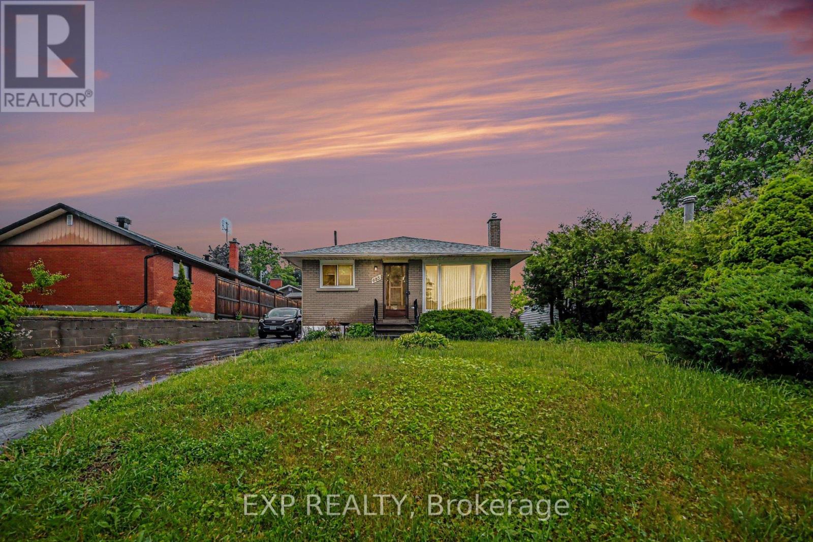 685 Crystal Street, Ottawa, Ontario  K1K 2G1 - Photo 1 - X13423838