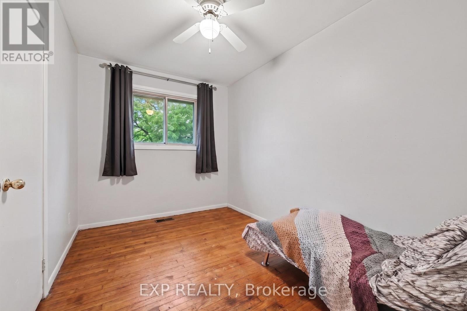 685 Crystal Street, Ottawa, Ontario  K1K 2G1 - Photo 10 - X13423838