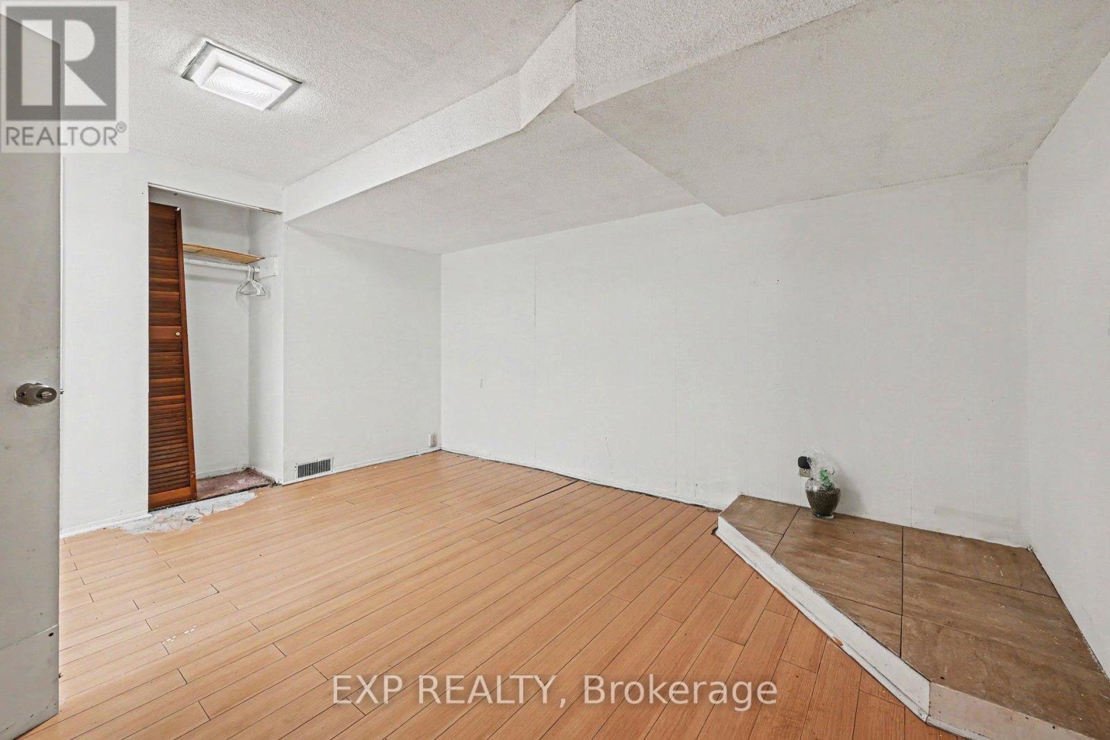 685 Crystal Street, Ottawa, Ontario  K1K 2G1 - Photo 14 - X13423838