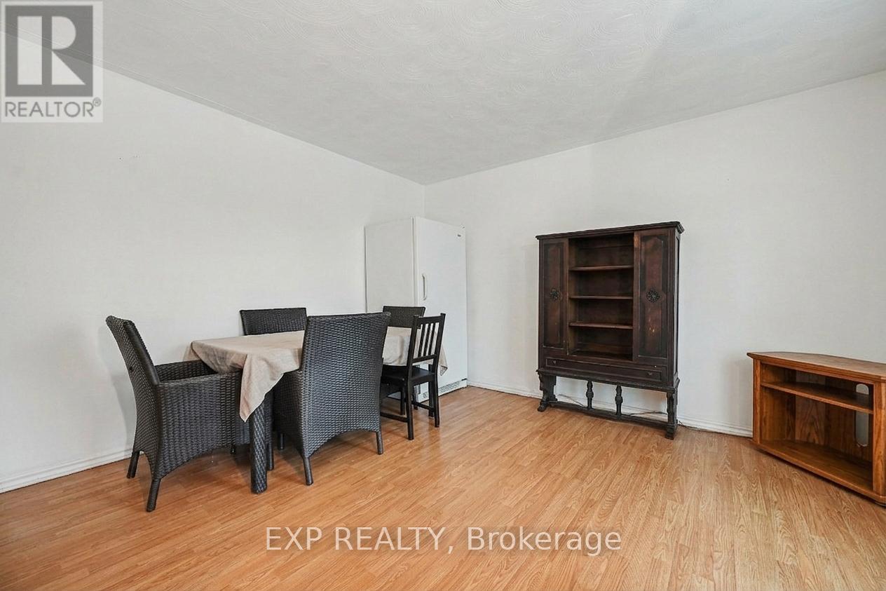685 Crystal Street, Ottawa, Ontario  K1K 2G1 - Photo 5 - X13423838
