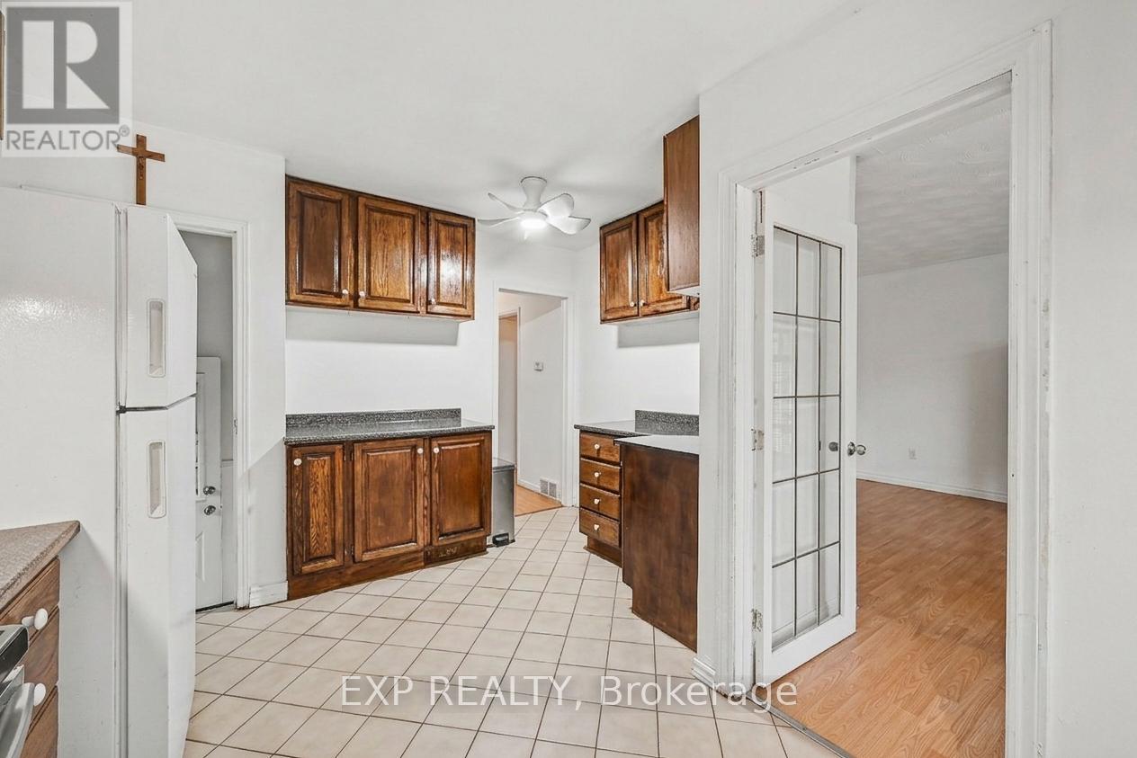 685 Crystal Street, Ottawa, Ontario  K1K 2G1 - Photo 6 - X13423838