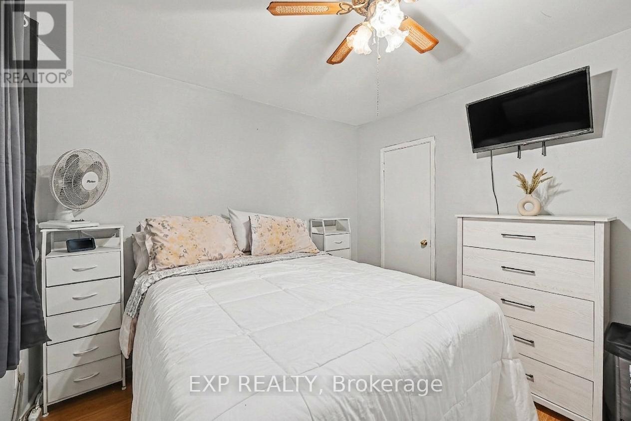 685 Crystal Street, Ottawa, Ontario  K1K 2G1 - Photo 9 - X13423838