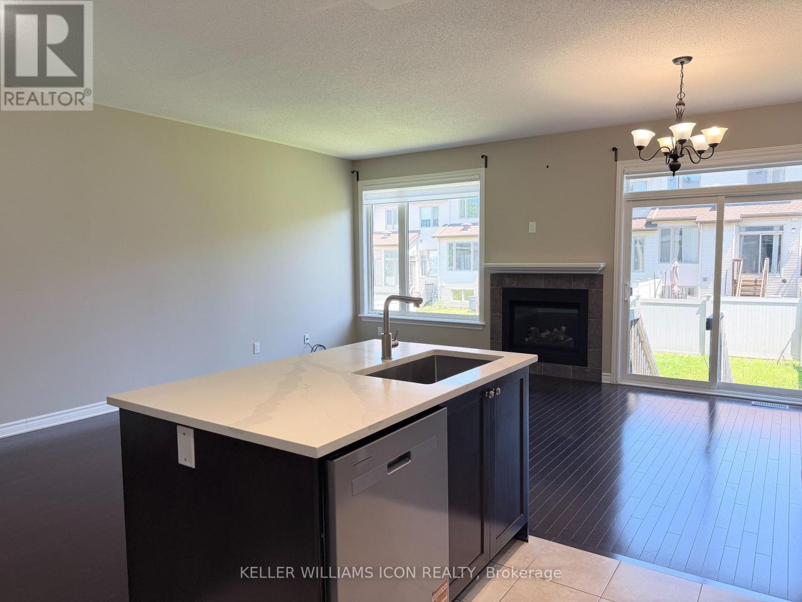 871 Fletcher Circle, Ottawa, Ontario  K2T 0B8 - Photo 6 - X13423906