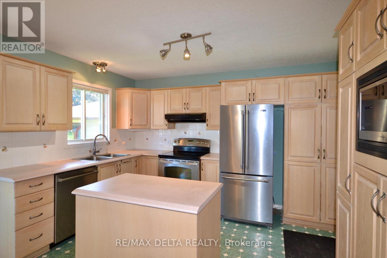 2093 Woods Street, Clarence-Rockland, Ontario  K4K 1H7 - Photo 12 - X13424054