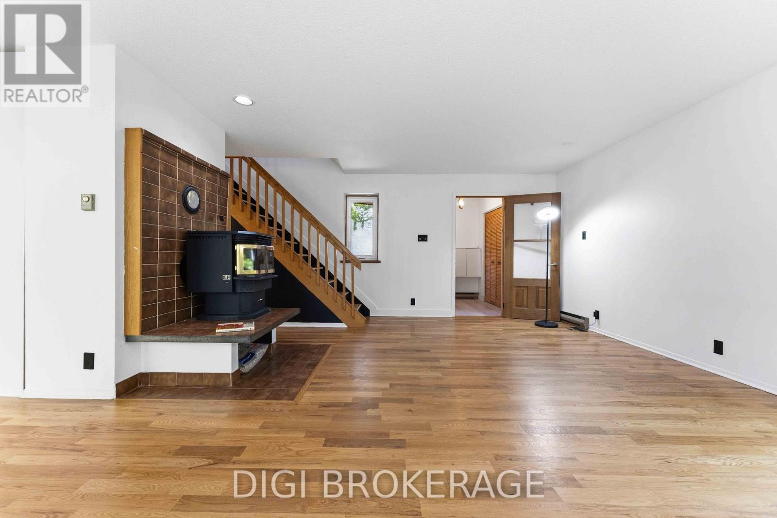 332 Iona Street, Ottawa, Ontario  K1Z 8R2 - Photo 12 - X13424162
