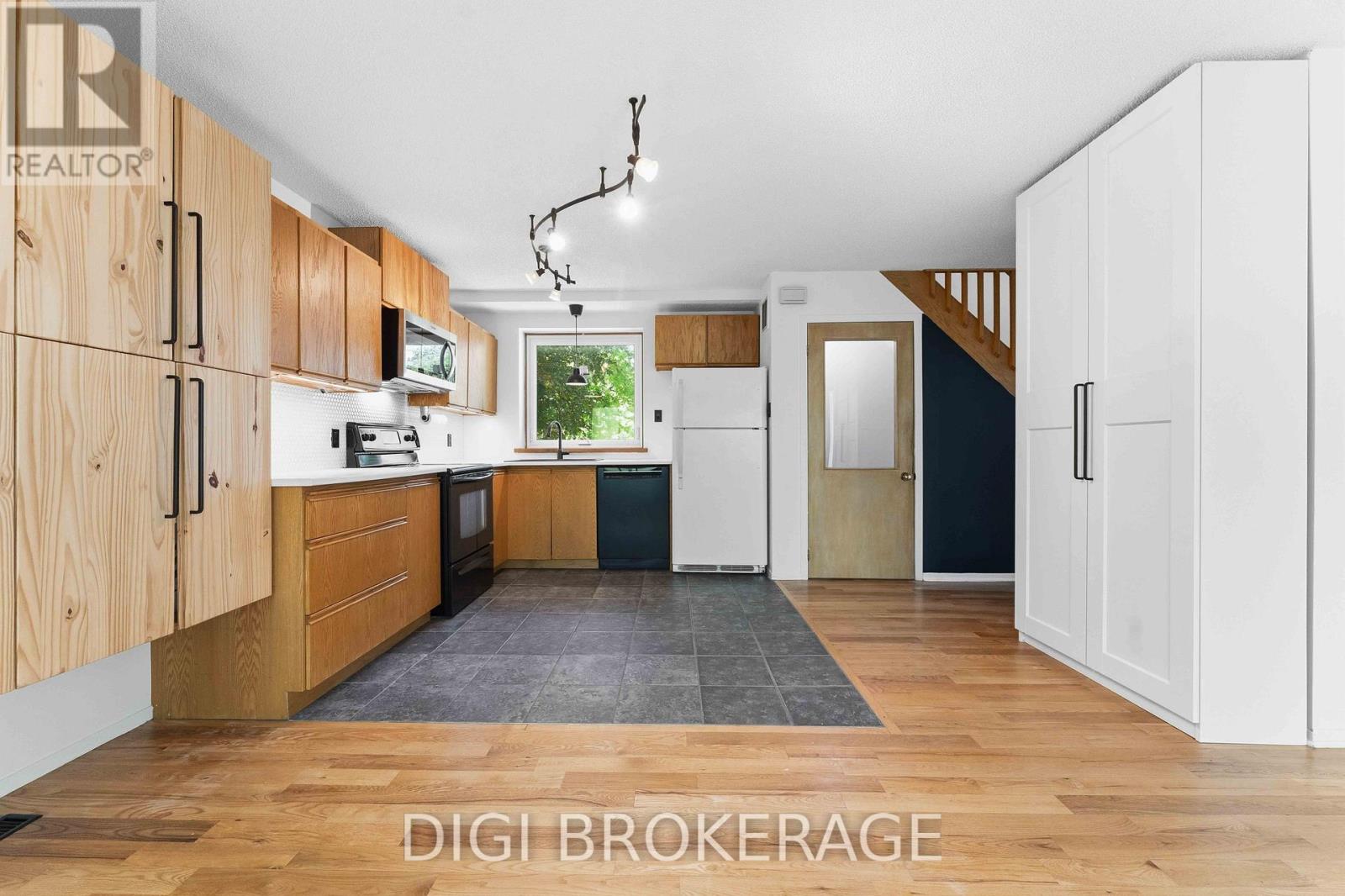 332 Iona Street, Ottawa, Ontario  K1Z 8R2 - Photo 19 - X13424162