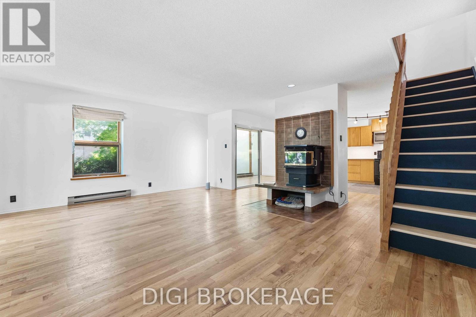 332 Iona Street, Ottawa, Ontario  K1Z 8R2 - Photo 8 - X13424162