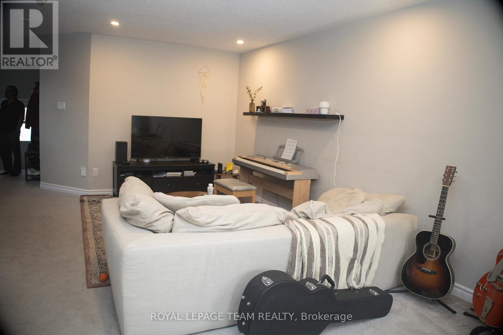 139 Sweetwater Lane, Ottawa, Ontario  K2T 0L3 - Photo 2 - X13424386