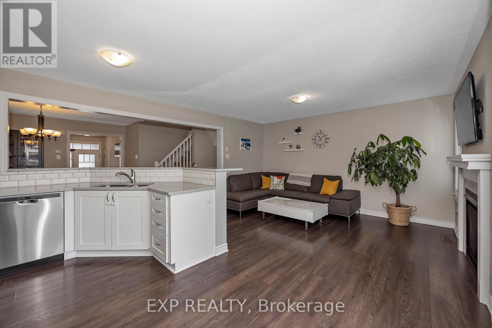 104 Conifer Creek Circle, Ottawa, Ontario  K2M 0L7 - Photo 9 - X13424716