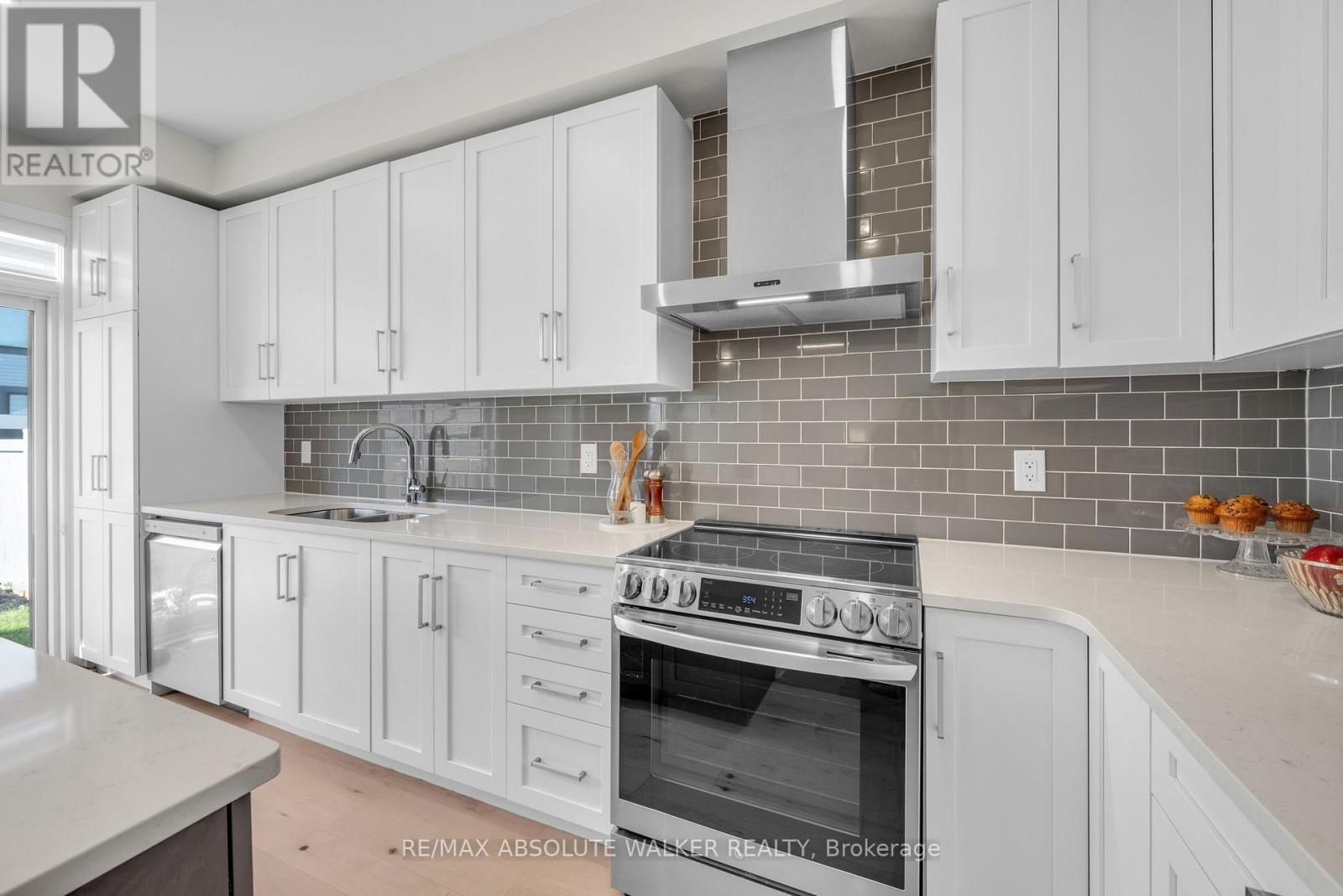 728 Perseus Avenue, Ottawa, Ontario  K2J 6V8 - Photo 12 - X13425444
