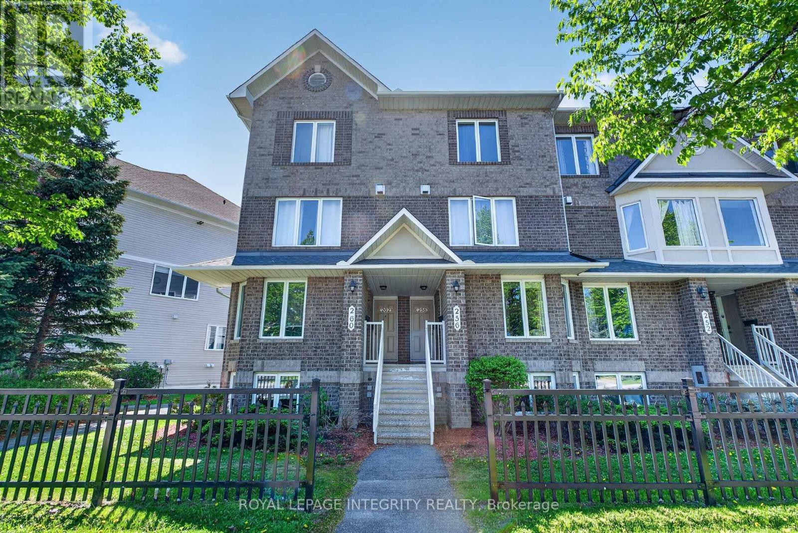 256 Cresthaven Drive, Ottawa, Ontario  K2G 6W4 - Photo 1 - X13425486