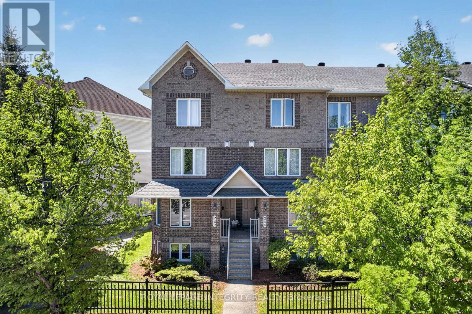 256 Cresthaven Drive, Ottawa, Ontario  K2G 6W4 - Photo 2 - X13425486
