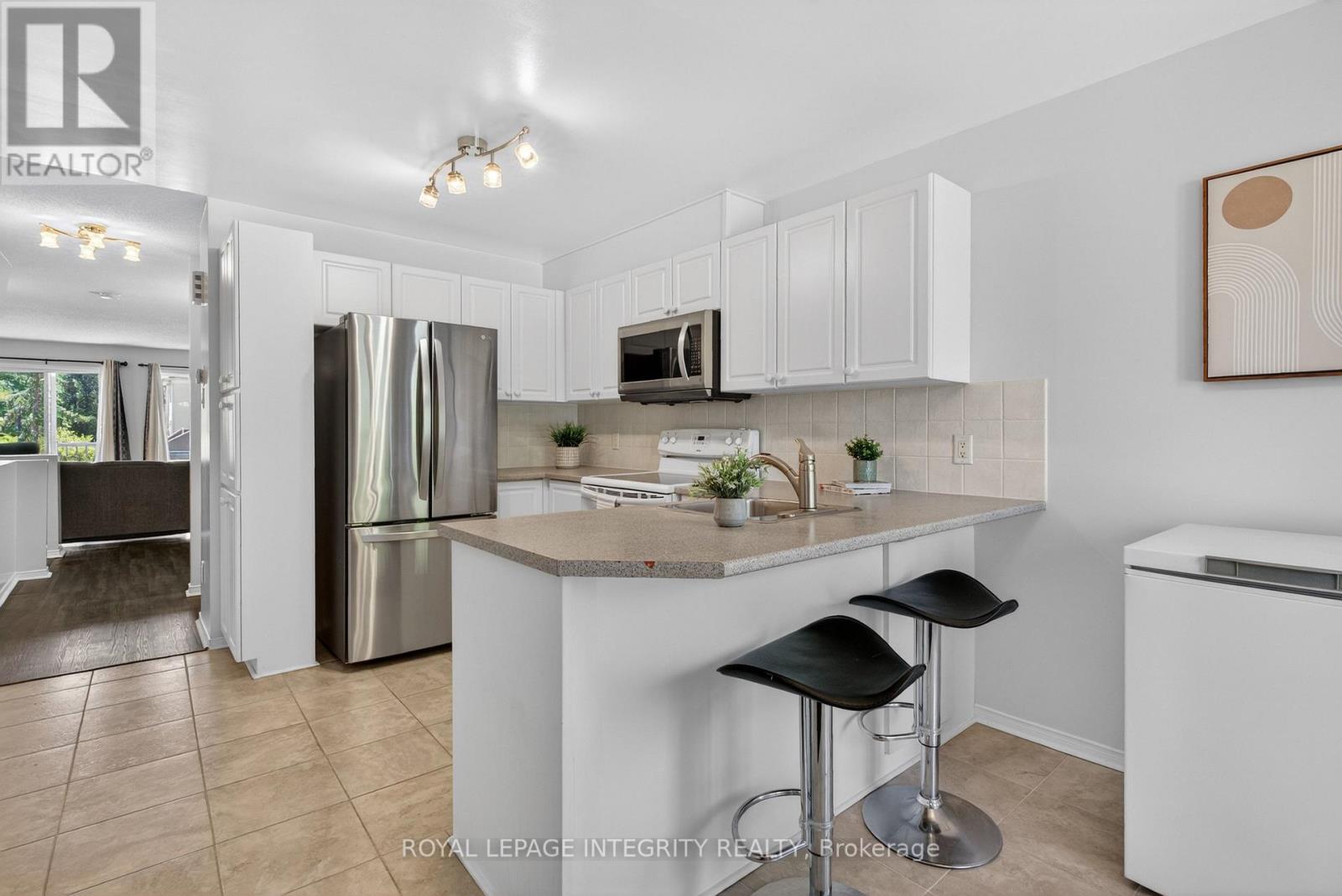 256 Cresthaven Drive, Ottawa, Ontario  K2G 6W4 - Photo 6 - X13425486