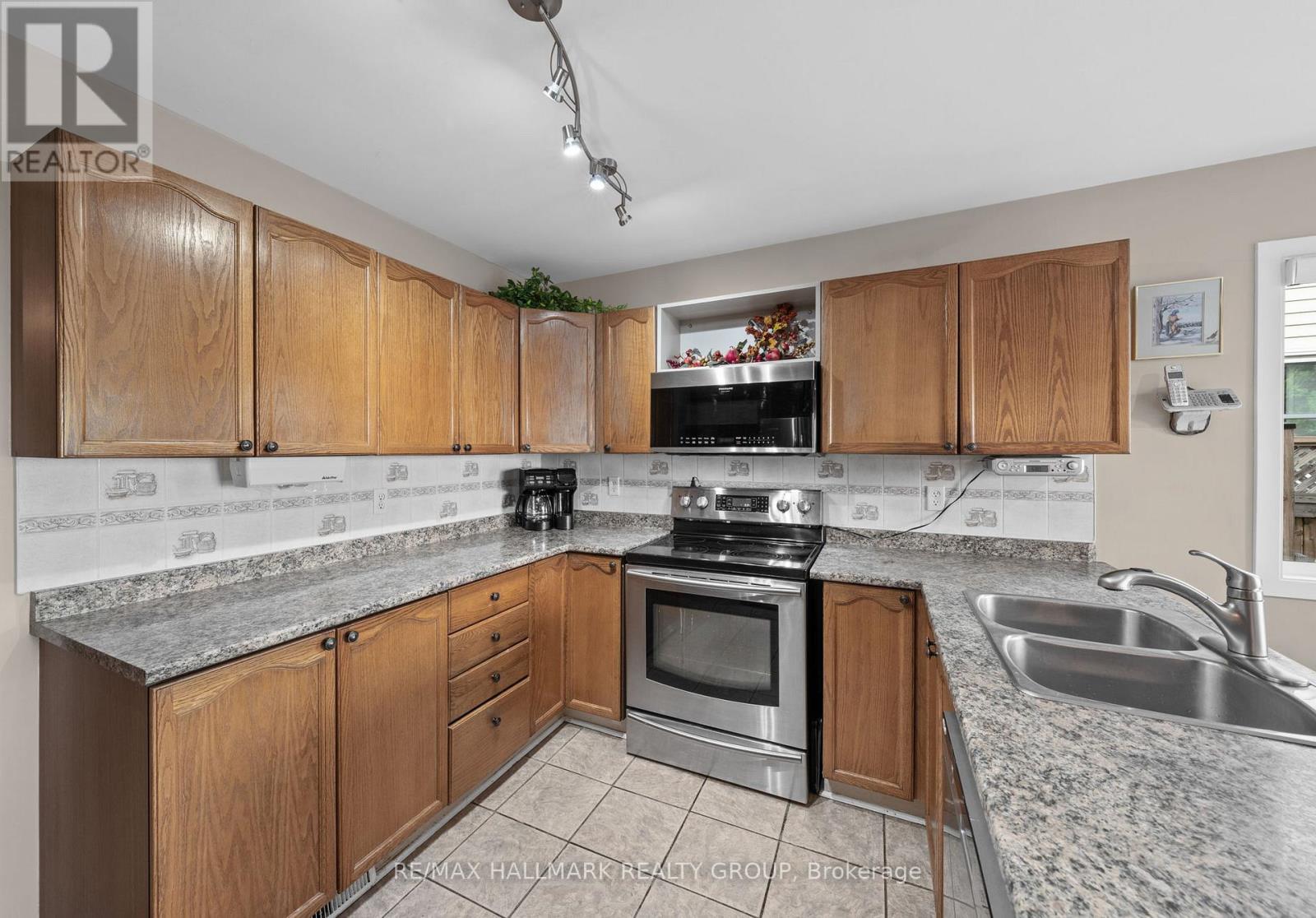 1912 Des Epinettes Avenue, Ottawa, Ontario  K1C 6P5 - Photo 10 - X13425550