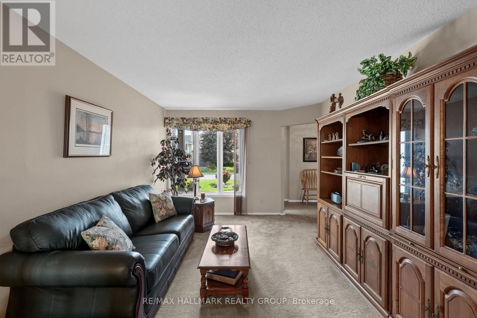 1912 Des Epinettes Avenue, Ottawa, Ontario  K1C 6P5 - Photo 4 - X13425550