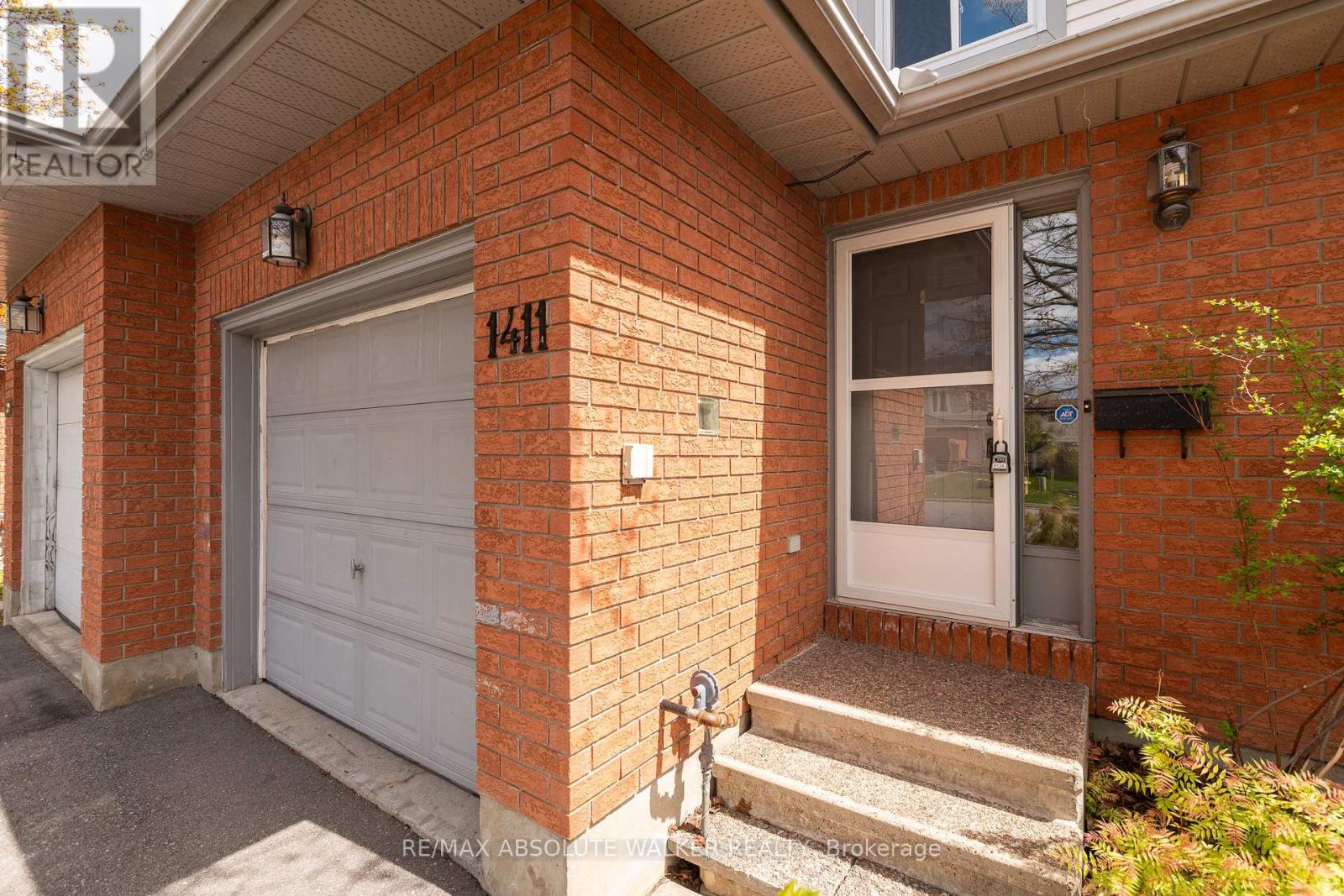 1411 Caravel Crescent, Ottawa, Ontario  K1E 3X4 - Photo 2 - X13425978