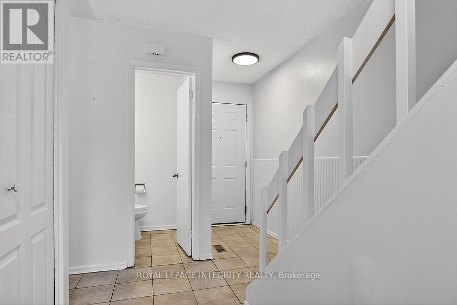 427 Moodie Drive, Ottawa, Ontario  K2H 8A4 - Photo 3 - X13426138