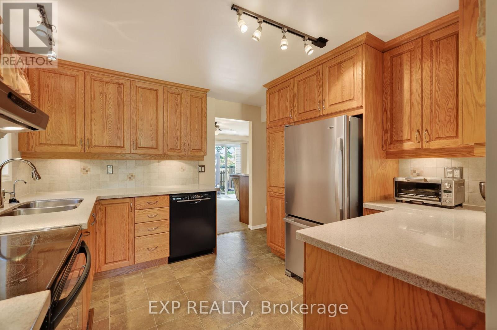 34 Four Seasons Drive, Ottawa, Ontario  K2E 7P8 - Photo 8 - X13426232
