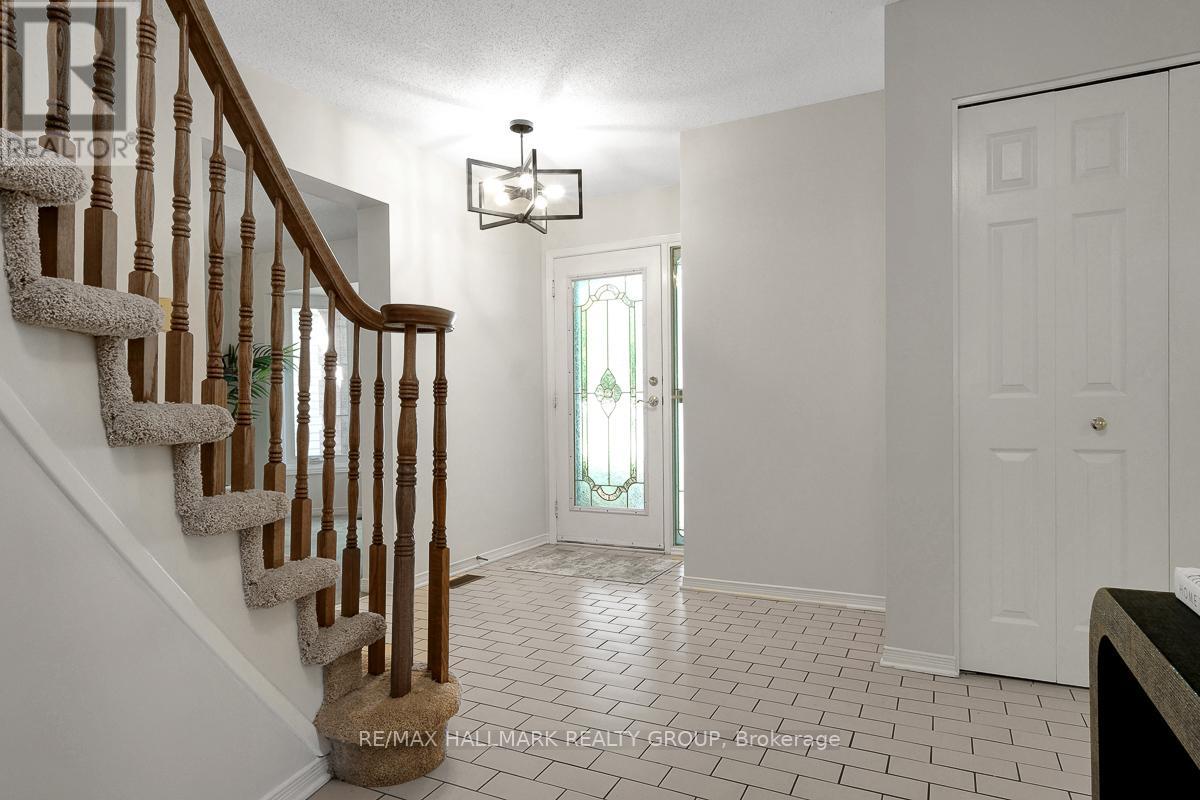 126 Dossetter Way, Ottawa, Ontario  K1G 4S5 - Photo 5 - X13426272