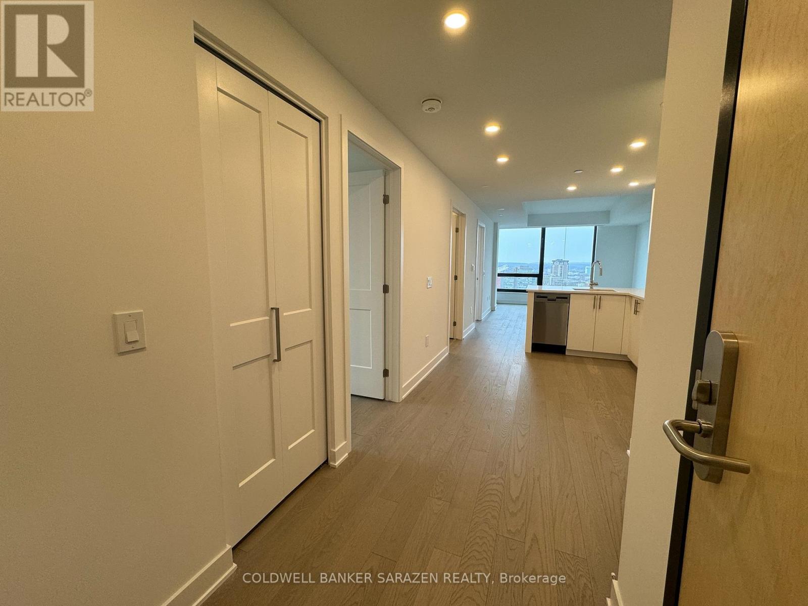 2501 - 340 Queen Street, Ottawa, Ontario  K1R 0G1 - Photo 2 - X13426654
