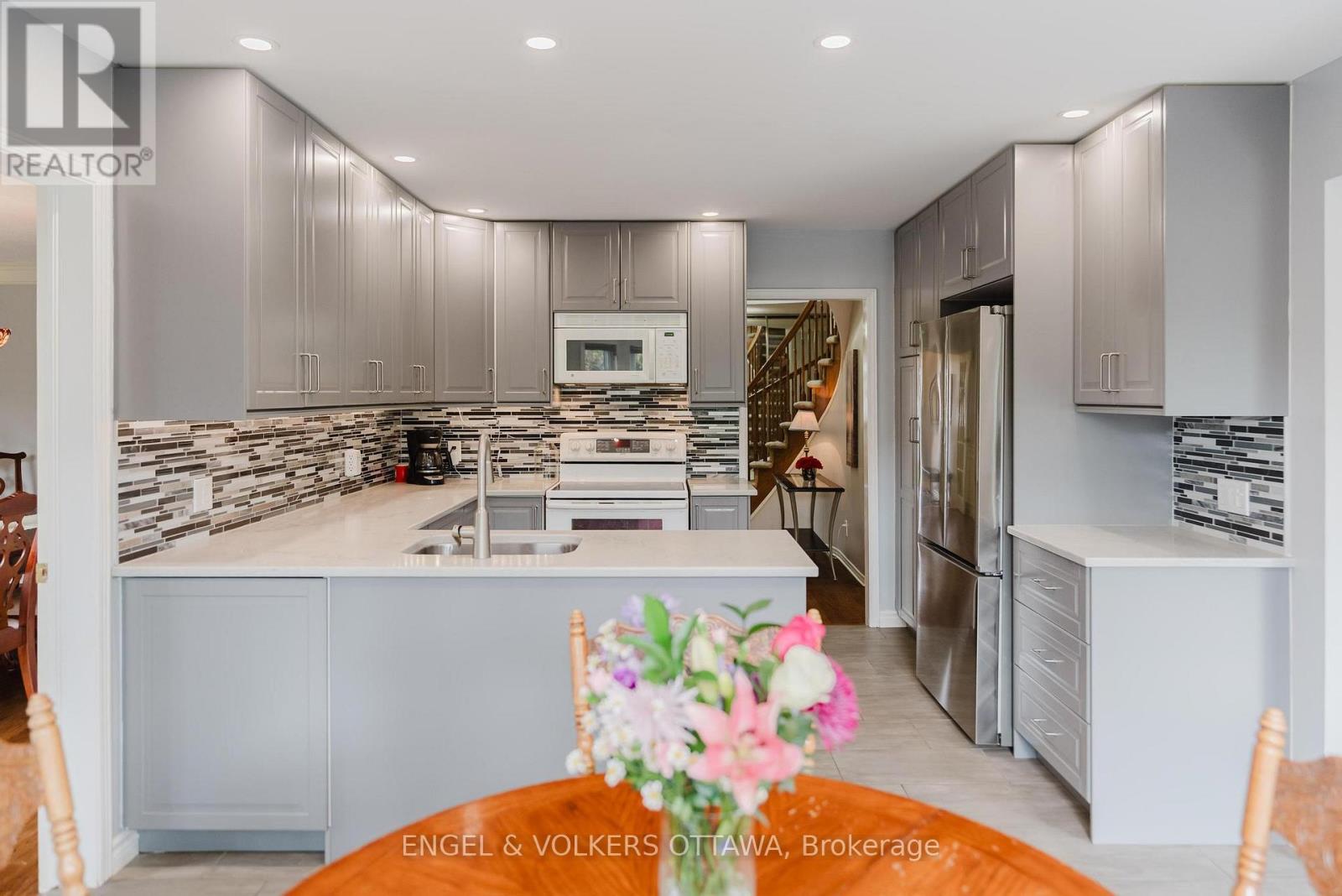 30 Huntings End Avenue, Ottawa, Ontario  K2M 1R3 - Photo 10 - X13426850