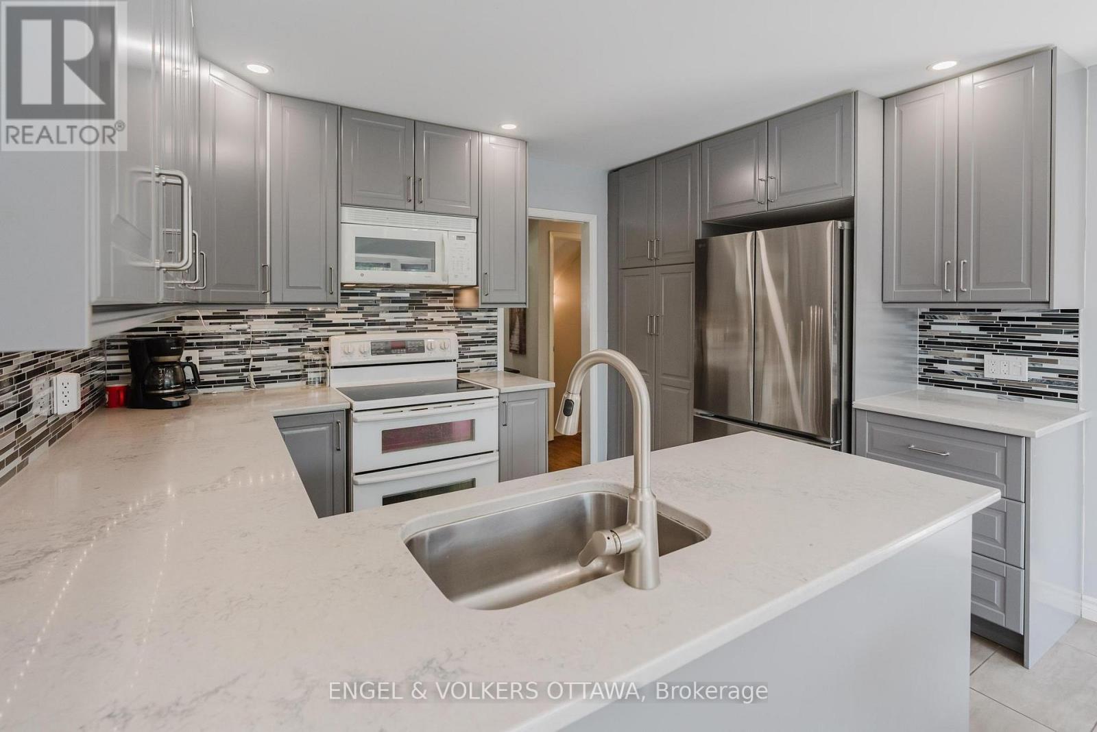 30 Huntings End Avenue, Ottawa, Ontario  K2M 1R3 - Photo 8 - X13426850