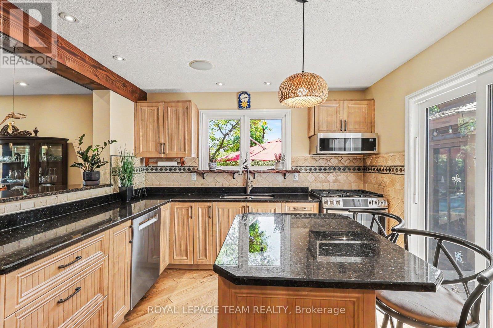 70 Condor Drive, Ottawa, Ontario  K1V 9C2 - Photo 13 - X13426904