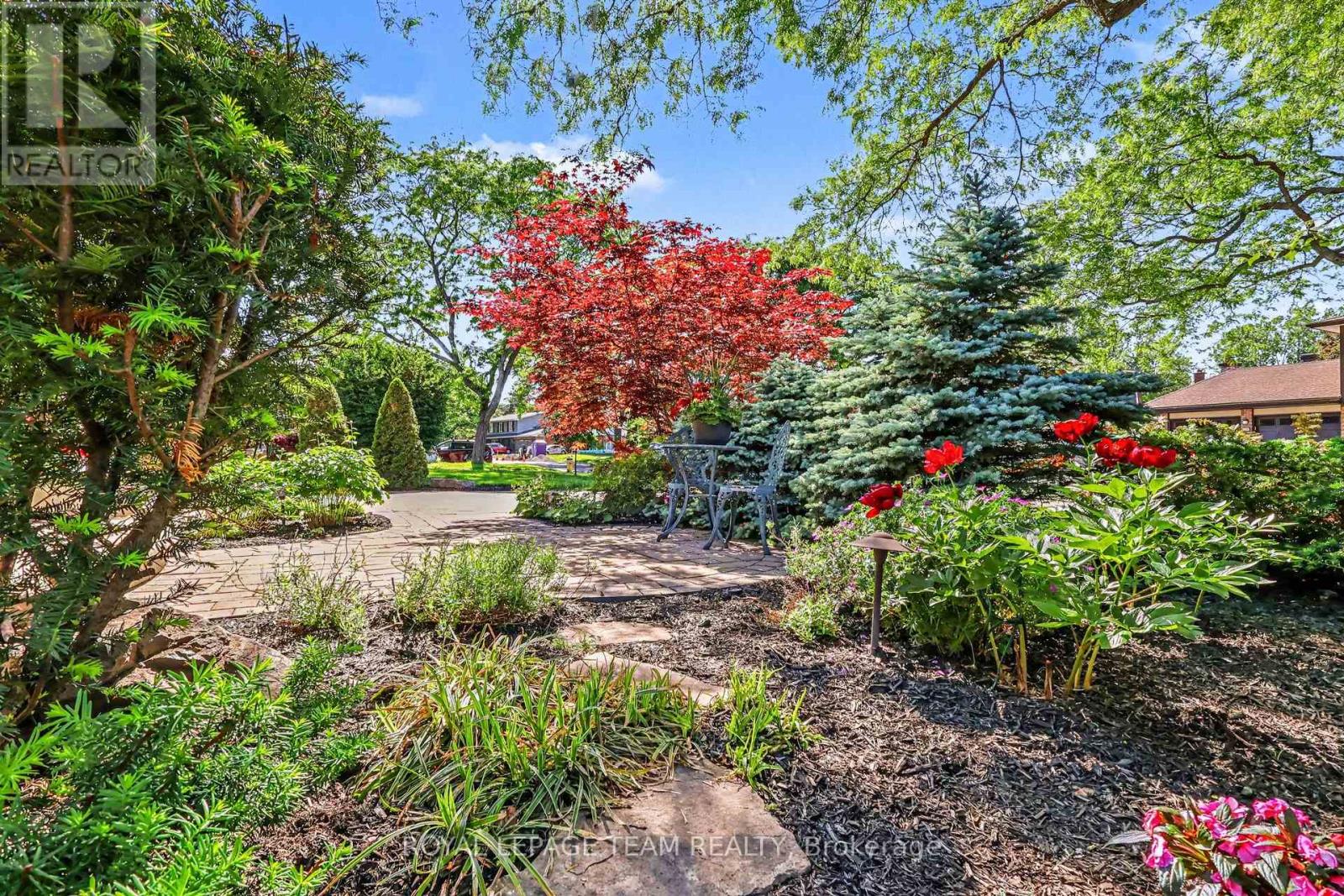 70 Condor Drive, Ottawa, Ontario  K1V 9C2 - Photo 2 - X13426904