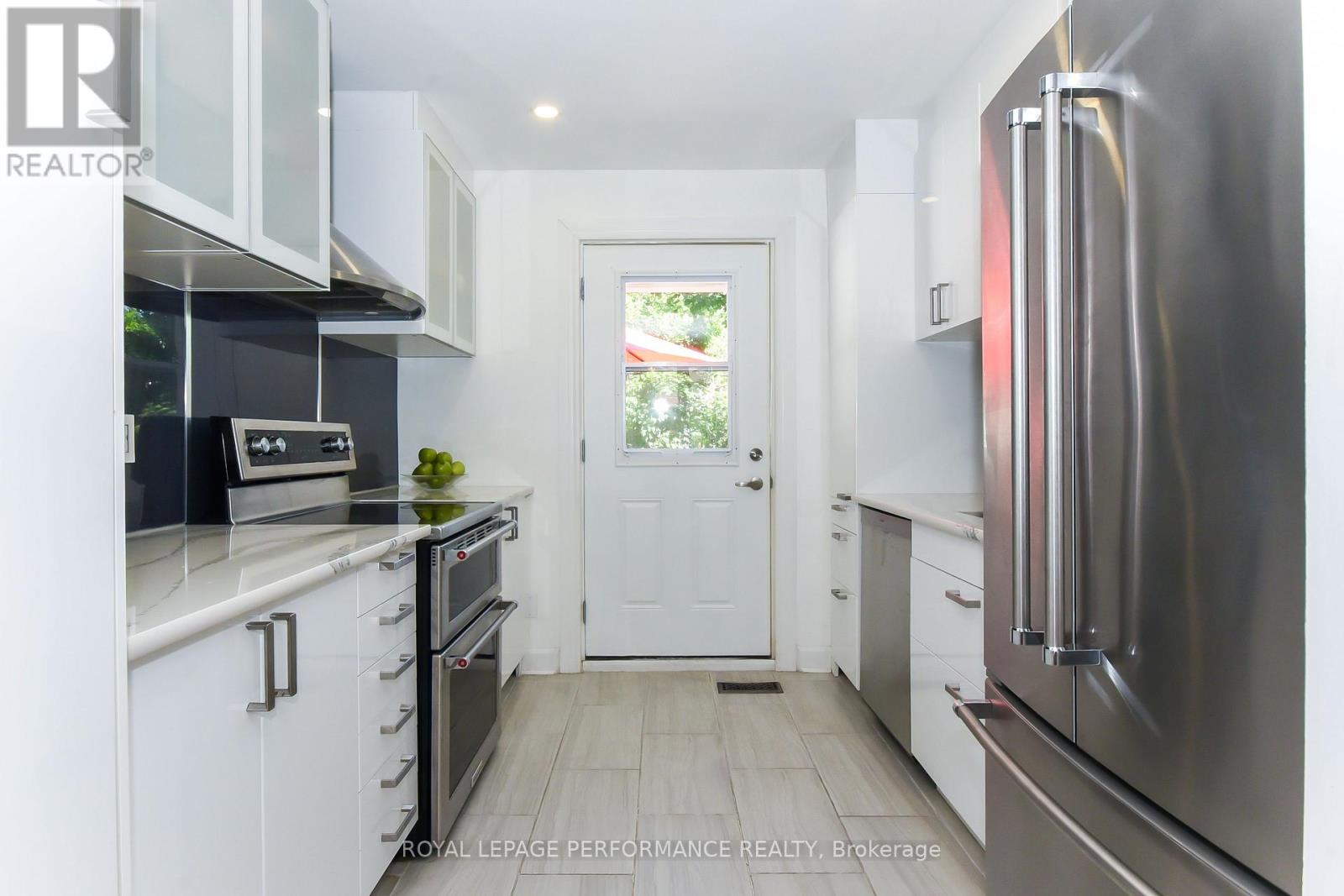 839 Nicholson Avenue, Ottawa, Ontario  K1V 6N4 - Photo 13 - X13426946