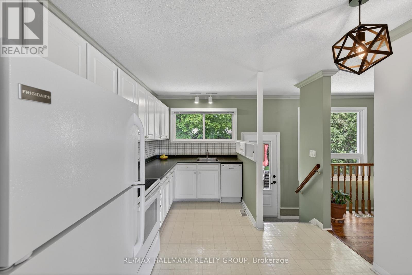 53 Farlane Boulevard, Ottawa, Ontario  K2E 5H3 - Photo 15 - X13427070