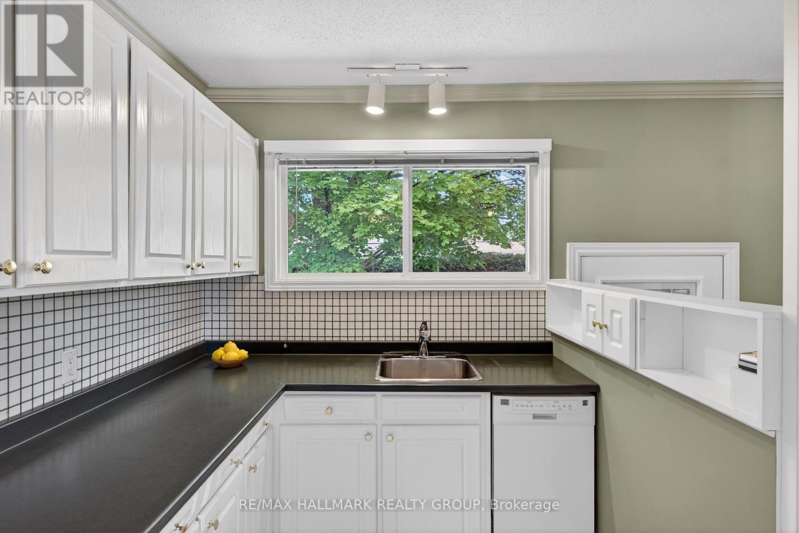 53 Farlane Boulevard, Ottawa, Ontario  K2E 5H3 - Photo 18 - X13427070