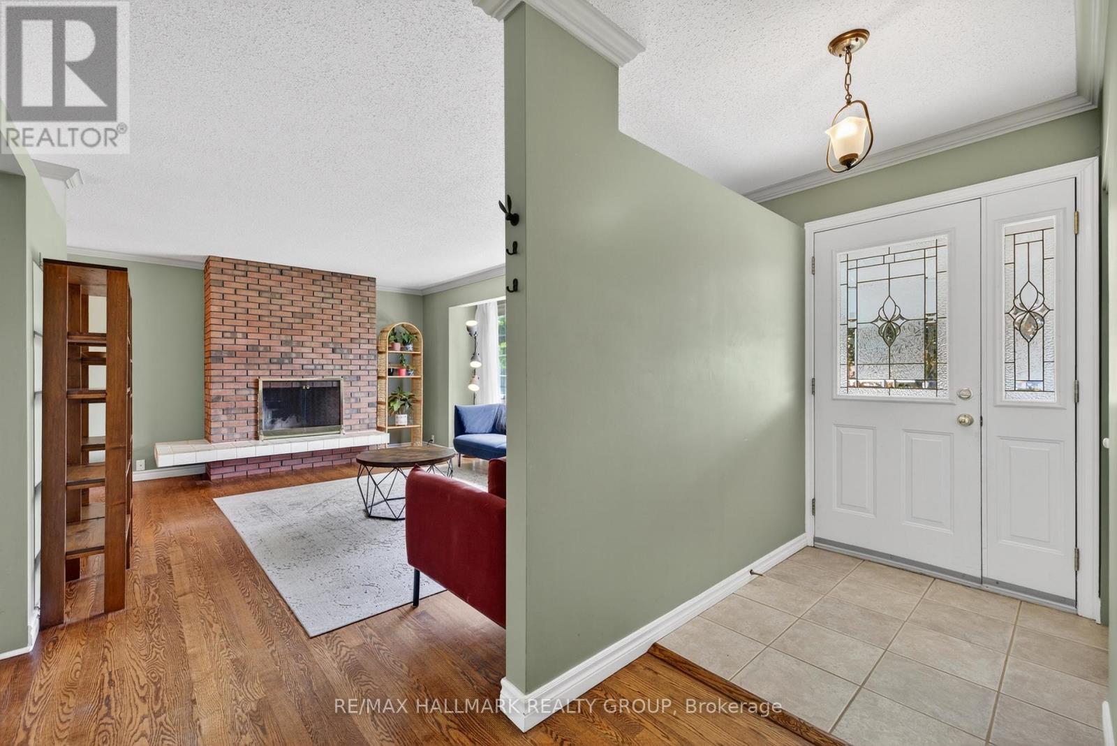 53 Farlane Boulevard, Ottawa, Ontario  K2E 5H3 - Photo 4 - X13427070