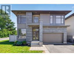 102 GRANTON AVENUE, Ottawa, Ontario