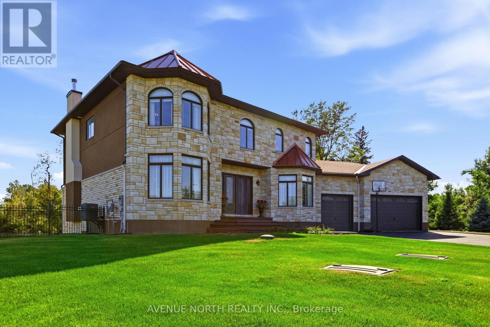 699 Ballycastle Crescent, Ottawa, Ontario  K1X 0A4 - Photo 4 - X13427114