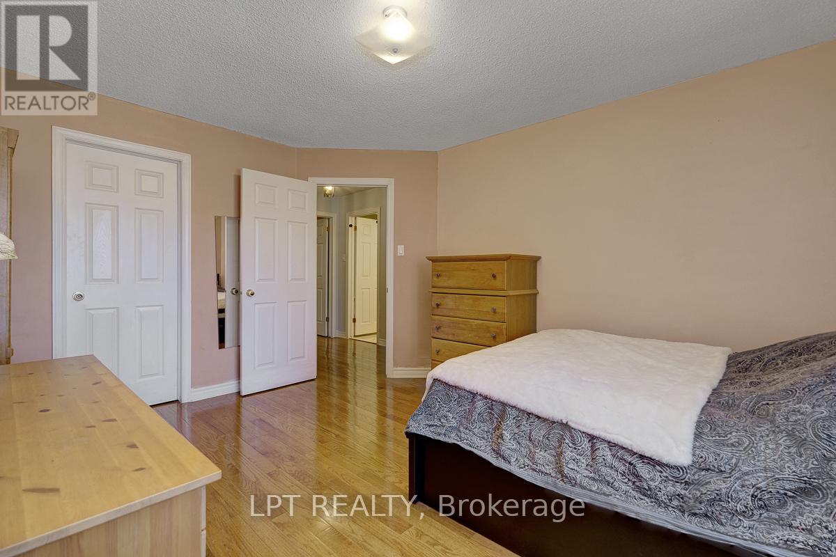 72 Westpointe Crescent, Ottawa, Ontario  K2G 5Y9 - Photo 32 - X13427300