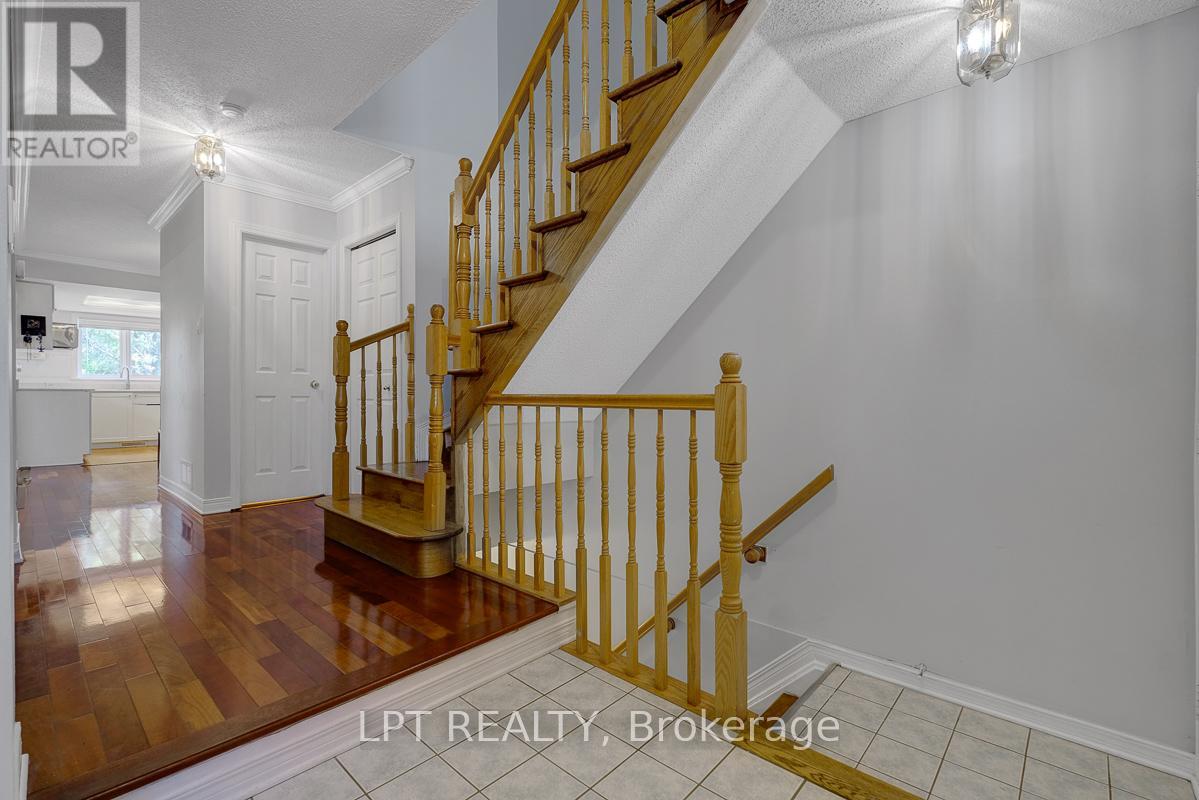 72 Westpointe Crescent, Ottawa, Ontario  K2G 5Y9 - Photo 5 - X13427300