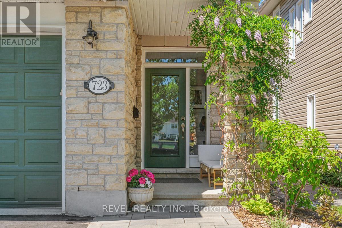 723 White Alder Avenue, Ottawa, Ontario  K1T 0E8 - Photo 2 - X13427504