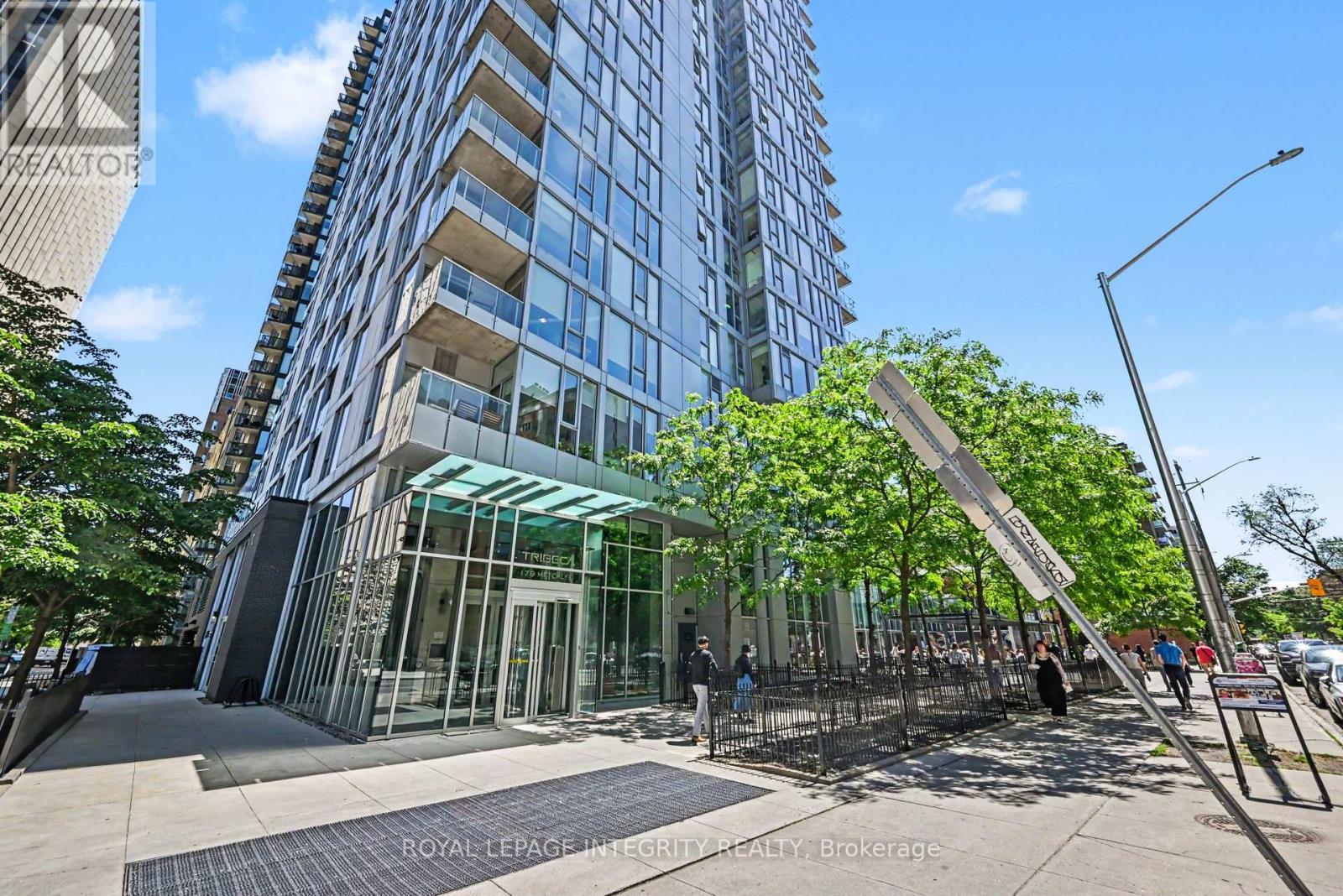 1306 - 179 Metcalfe Street, Ottawa, Ontario  K2P 1P7 - Photo 1 - X13427606