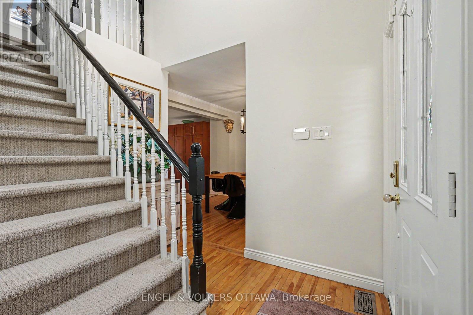 176 Sanford Avenue, Ottawa, Ontario  K2C 0E9 - Photo 3 - X13427748