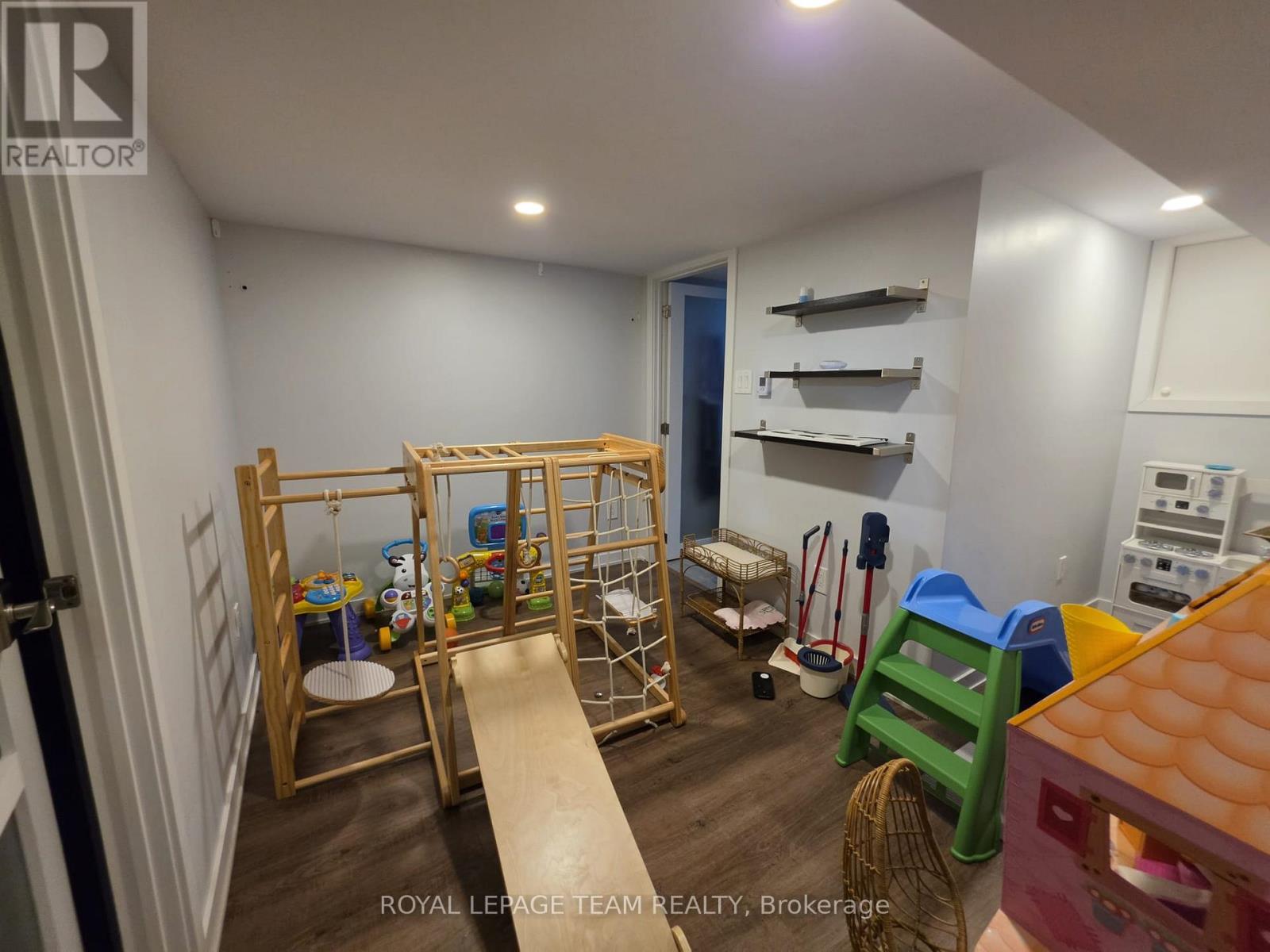 1247 Summerville Avenue, Ottawa, Ontario  K1Z 8G6 - Photo 19 - X13427766