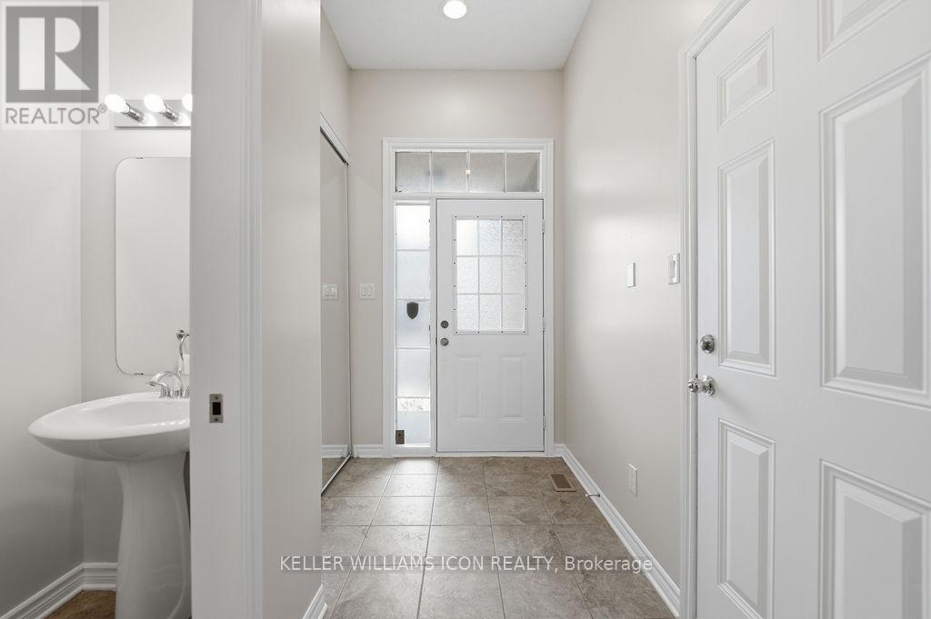 564 Remnor Avenue, Ottawa, Ontario  K2T 0A5 - Photo 3 - X13428018