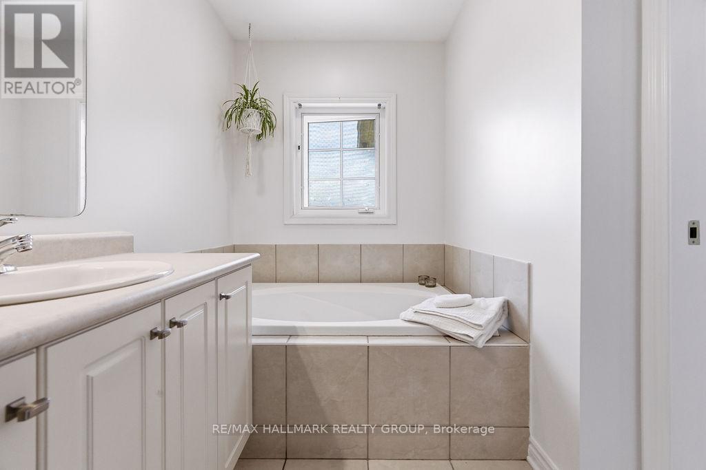 983 Markwick Crescent, Ottawa, Ontario  K4A 4X9 - Photo 28 - X13428248
