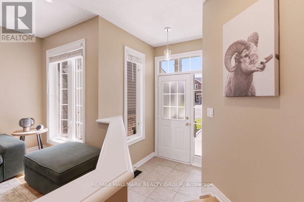 983 Markwick Crescent, Ottawa, Ontario  K4A 4X9 - Photo 4 - X13428248