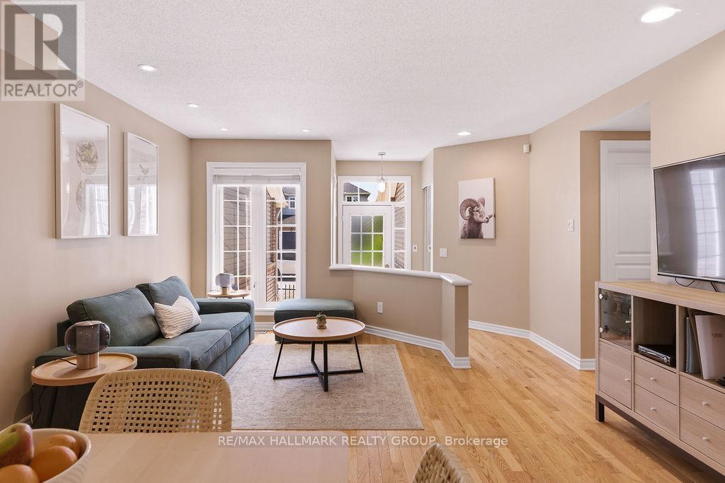 983 Markwick Crescent, Ottawa, Ontario  K4A 4X9 - Photo 5 - X13428248