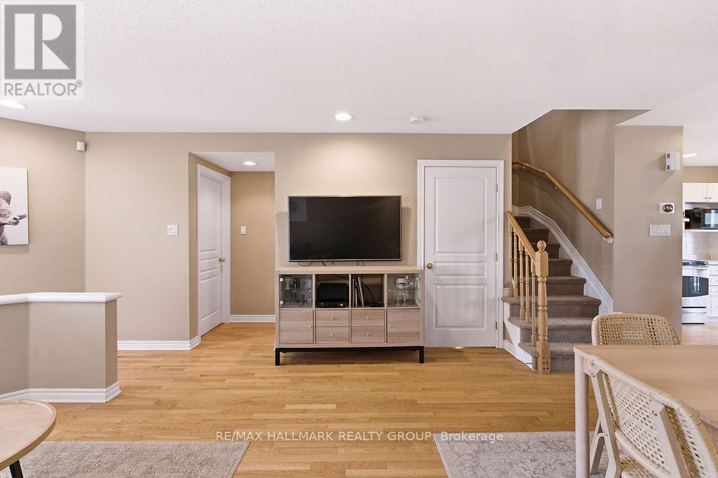 983 Markwick Crescent, Ottawa, Ontario  K4A 4X9 - Photo 8 - X13428248