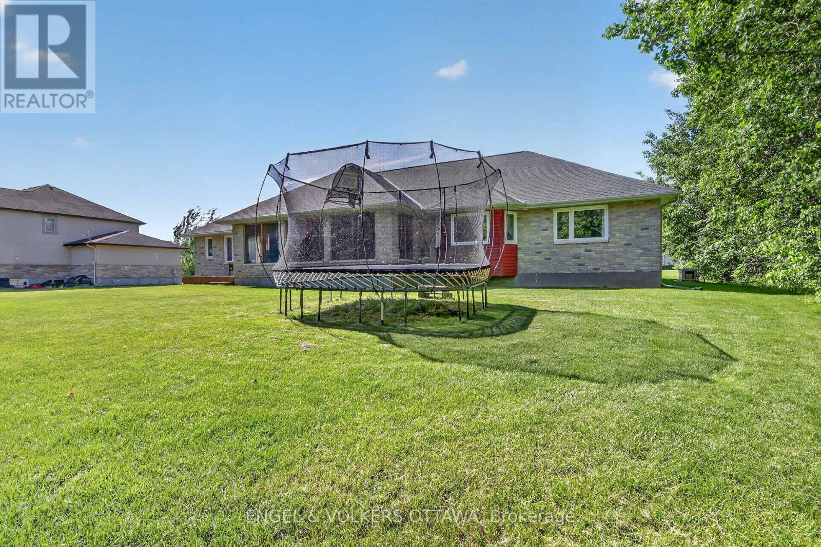 528 Tullamore Street, Ottawa, Ontario  K1X 0A2 - Photo 32 - X13428304