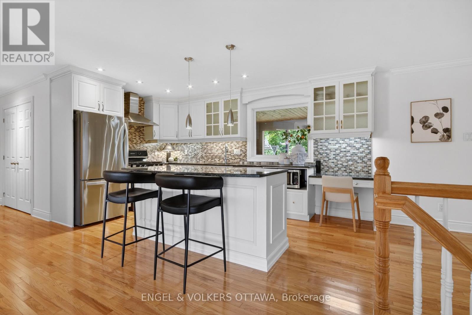 528 Tullamore Street, Ottawa, Ontario  K1X 0A2 - Photo 5 - X13428304