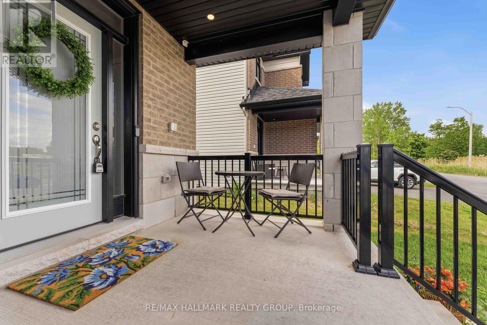 369 Broadridge Crescent, Ottawa, Ontario  K1W 0M1 - Photo 2 - X13428376
